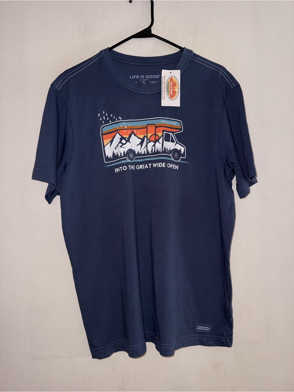Men’s Life is Good Graphic Tee